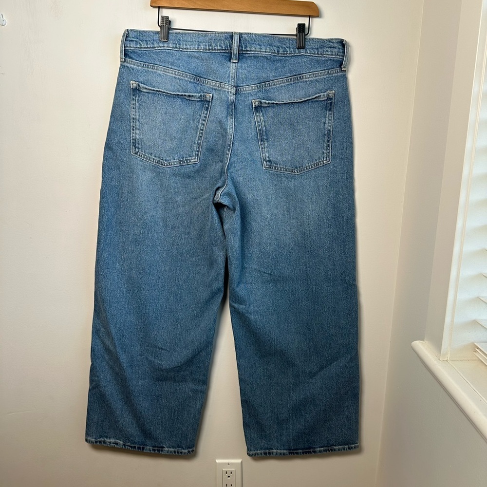 Old Navy Mid-Rise Slouchy Wide-Leg Jeans - Picture 5 of 10